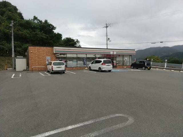 コンビニ　セブンイレブン 橋本インター南店様（コンビニ）まで546m