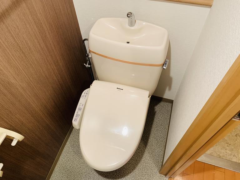 トイレ　別部屋モデル写真