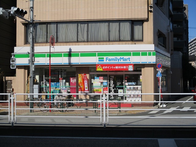 コンビニ　ファミリーマート（コンビニ）まで222m