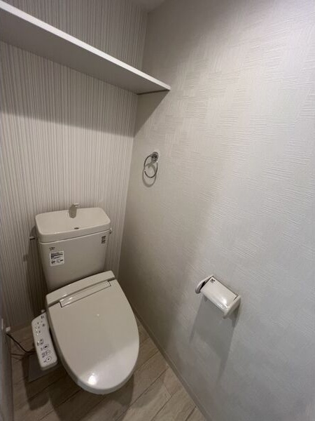 トイレ　嬉しいウォシュレット付きのトイレ！便座温かいですよ♪