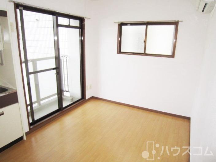 玄関　両隣があまり気にならない角部屋です！