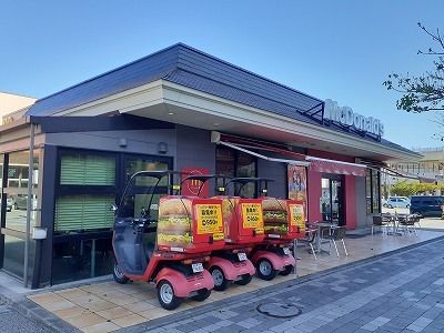 飲食店　マクドナルド天久りうぼう楽市店（飲食店）まで600m