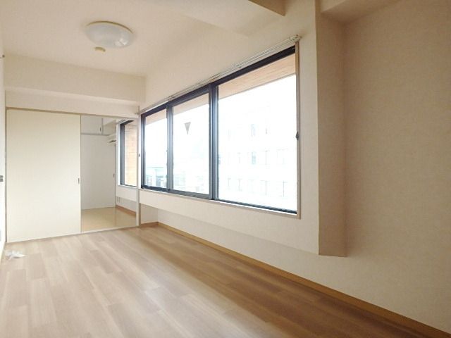 その他部屋・スペース　大きな窓のあるダイニング