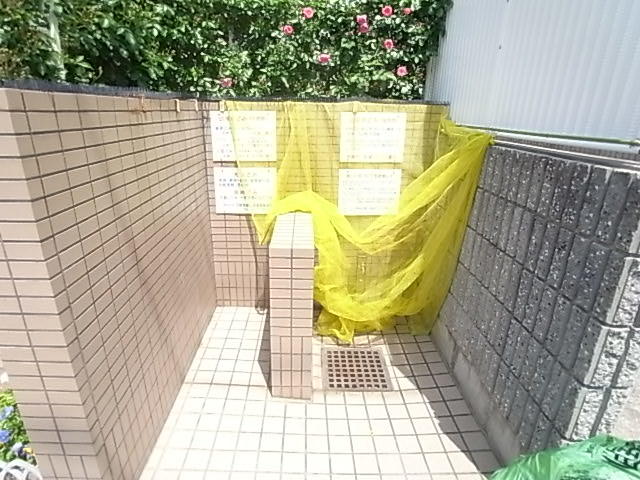 ロージェ・サノンの外観写真