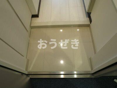京急本線 黄金町駅 徒歩13分 7階建 築12年の玄関写真