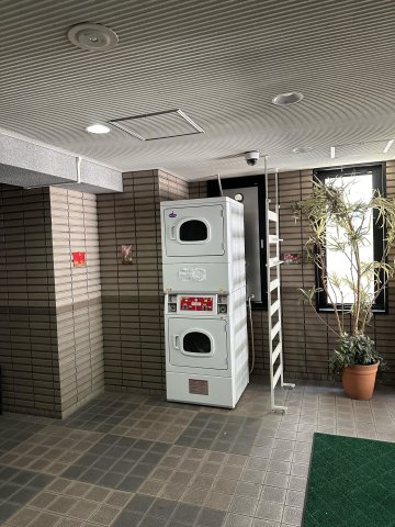 西鉄天神大牟田線 西鉄平尾駅 徒歩3分 14階建 築31年の外観写真