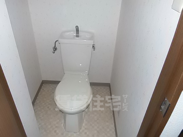 阪急京都線 茨木市駅 徒歩10分 3階建 築31年のトイレ写真