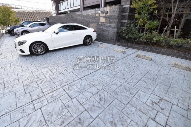 駐車場　敷地内駐車場