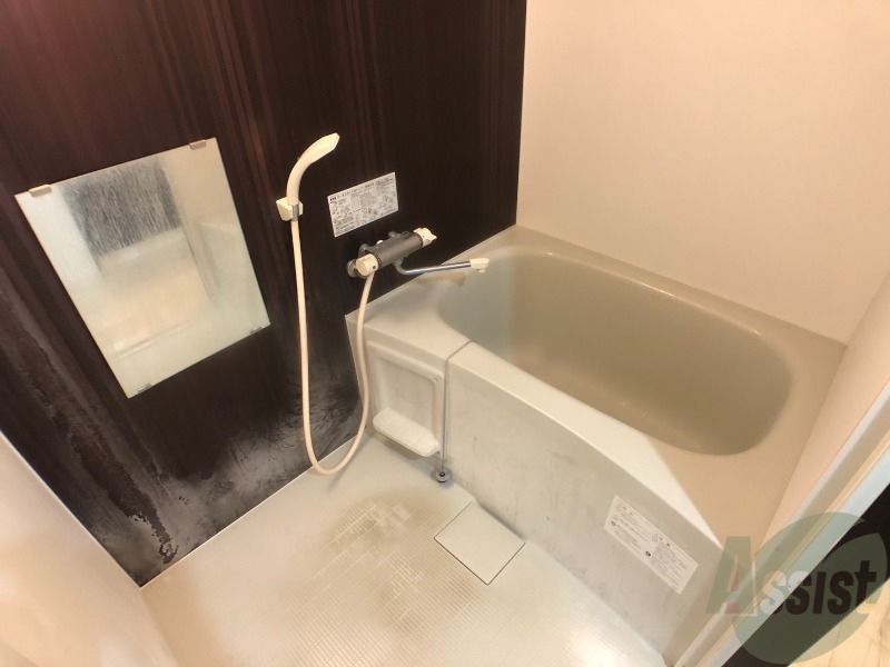 バス・シャワールーム　お風呂になります。一日の疲れを癒してくださいね。