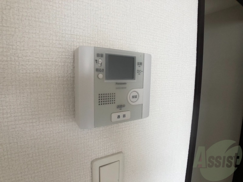 セキュリティ　ＴＶモニター付インターホンです。来客者の顔が見えるので安心！