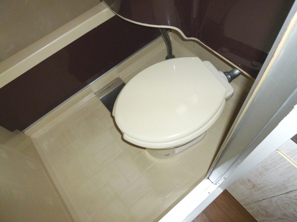 トイレ　浴室内にトイレがあります！