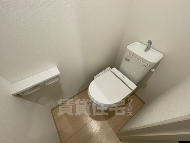 阪急宝塚線 曽根駅 徒歩7分 3階建 築10年のトイレ写真