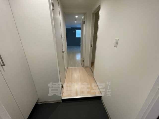 阪急宝塚線 曽根駅 徒歩7分 3階建 築10年の玄関写真