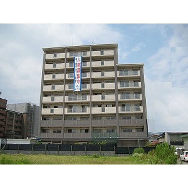 建物外観　落ち着いた雰囲気の外観です