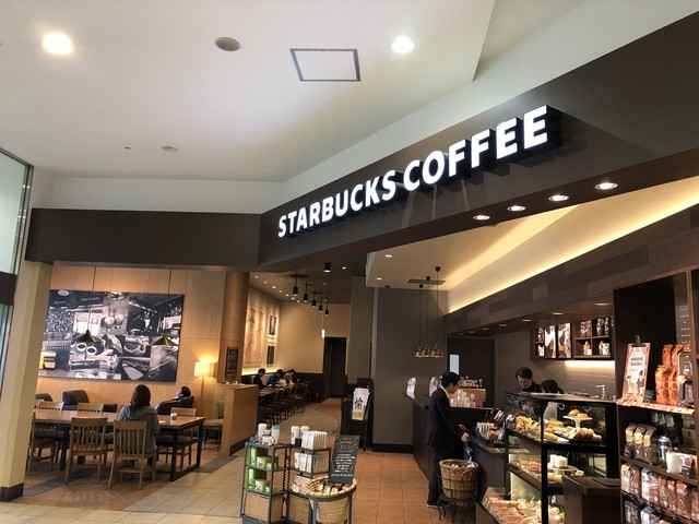 飲食店　スターバックスコーヒー高松瓦町駅店（飲食店）まで569m