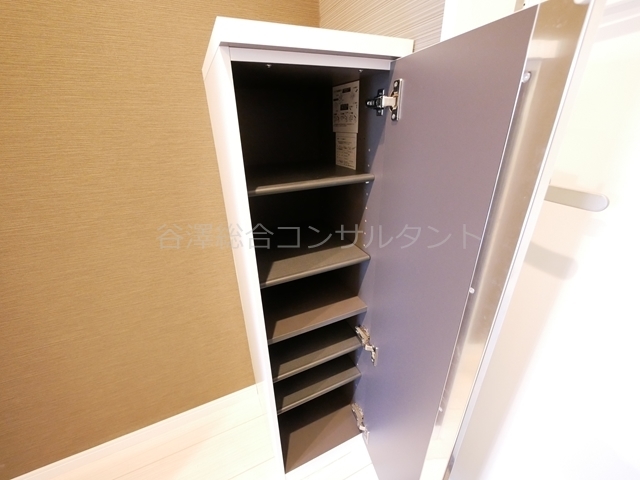 玄関　シューズボックス