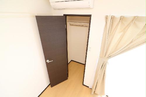 ＪＲ山陽本線 長府駅 バス乗車時間：6分 最寄りバス停で下車 徒歩5分 2階建 築9年の玄関写真