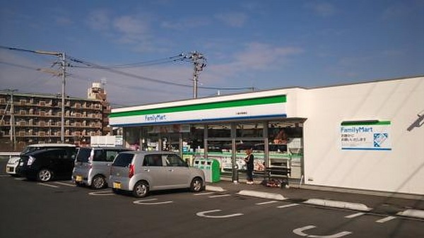 コンビニ　ファミリーマート久留米梅満店（コンビニ）まで398m