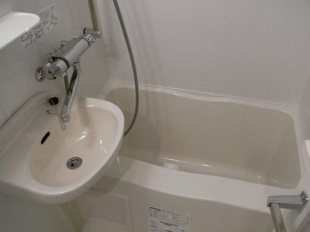 バス・シャワールーム　浴室乾燥機付きバスルーム