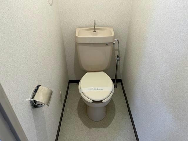 ＪＲ東海道本線 野洲駅 徒歩12分 3階建 築43年のトイレ写真