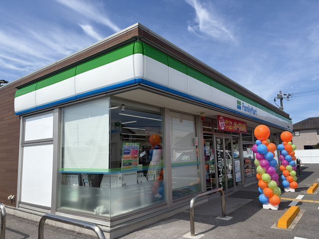コンビニ　ファミリーマート米子富益町店（コンビニ）まで130m