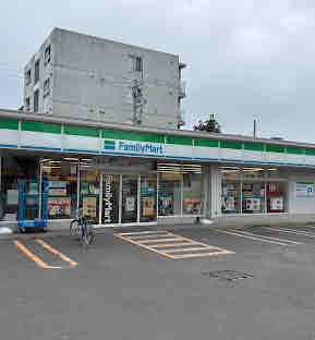 コンビニ　ファミリーマート札幌南12条店（コンビニ）まで345m