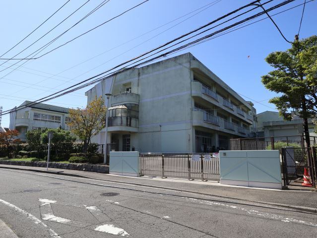 小学校　横浜市立茅ケ崎台小学校（小学校）まで1094m
