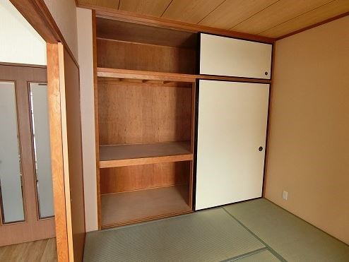 収納　写真は別号室です。