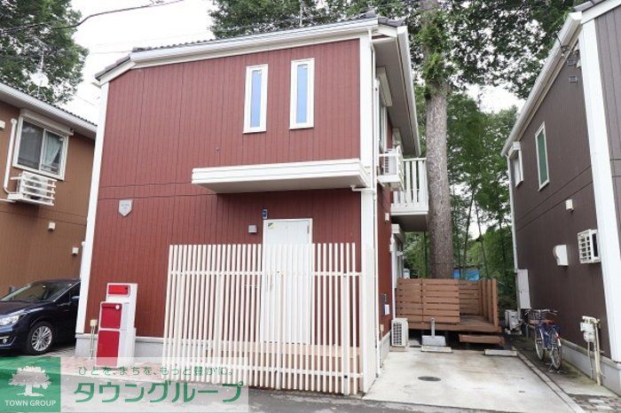 建物外観　駐車場