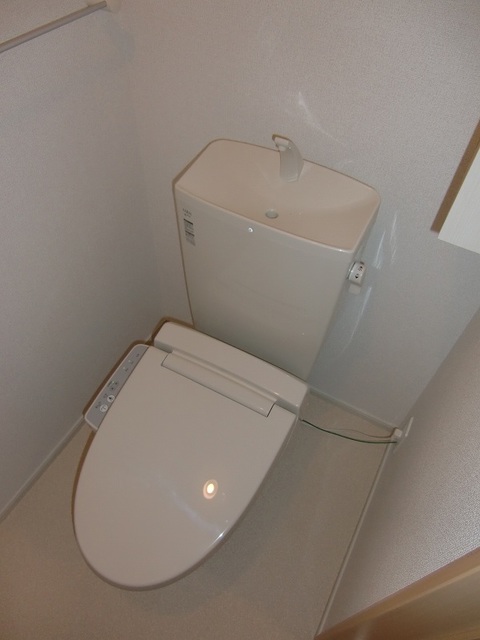 近江鉄道本線 水口駅 徒歩27分 2階建 築12年のトイレ写真
