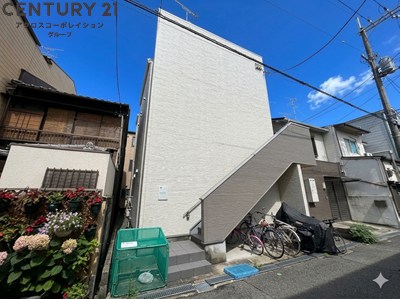 建物外観　敷地内に居住者専用のごみ置き場あります