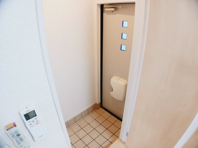 メゾンド ソレイユIIIの玄関写真