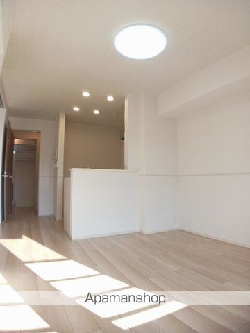ウィンクルム田島IIの居間写真