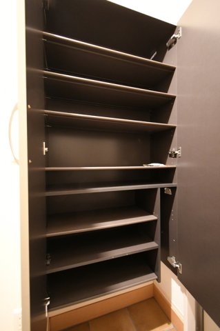 玄関　落ち着いた玄関です