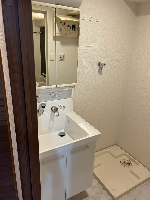 洗面設備　シンプルで使いやすい洗面台です！