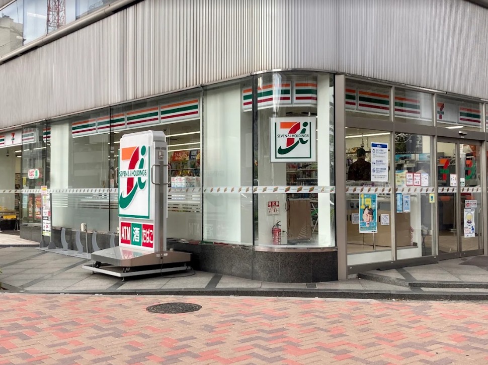 コンビニ　セブンイレブン品川西五反田3丁目店（コンビニ）まで137m