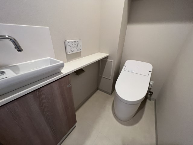 プラウド阪急塚口駅前のトイレ写真