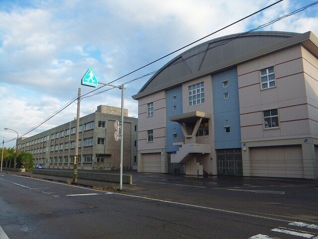 その他　直江津中学校（その他）まで850m