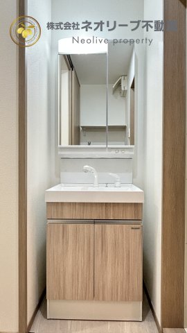 洗面設備　※同型物件参考写真（内装カラーは異なります）