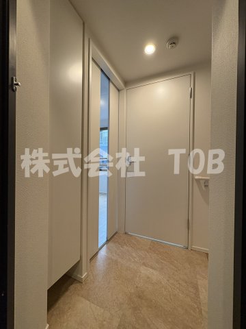 玄関　1F
