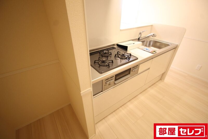 メゾンクレセントII八田のキッチン写真