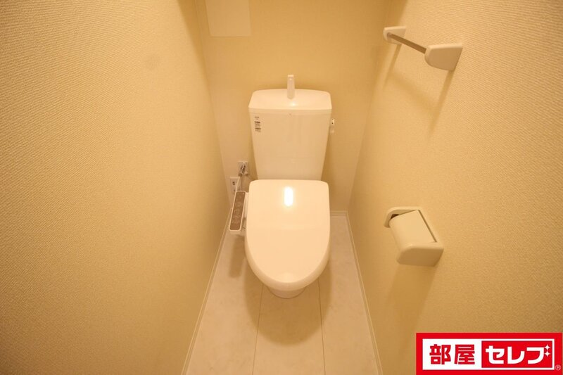 メゾンクレセントII八田のトイレ写真