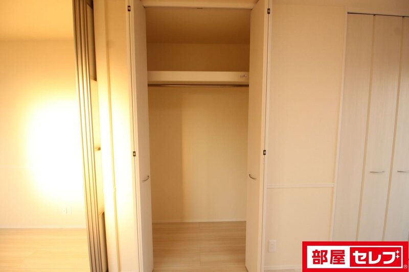 メゾンクレセントII八田の内装写真