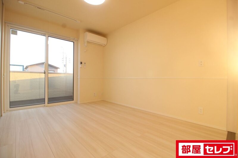 メゾンクレセントII八田の内装写真