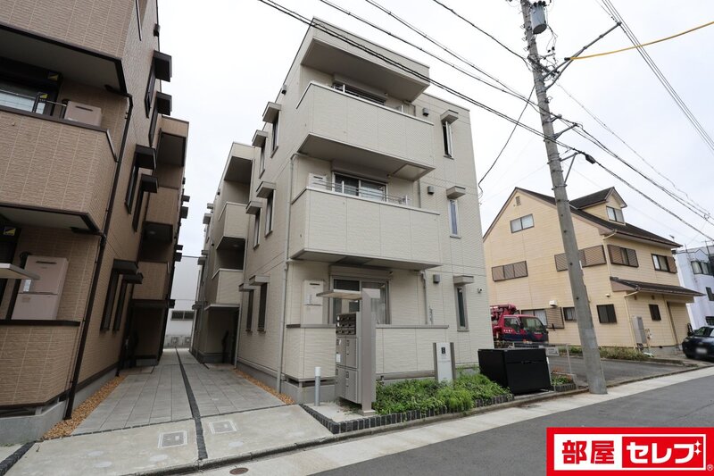 メゾンクレセントII八田の外観写真