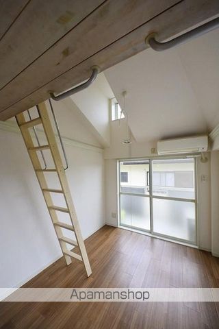 トーシンハイツ駒沢の居間写真
