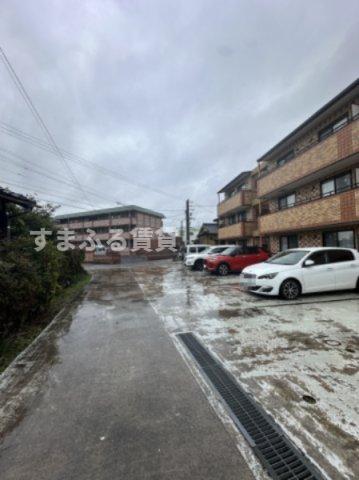 駐車場　05372
