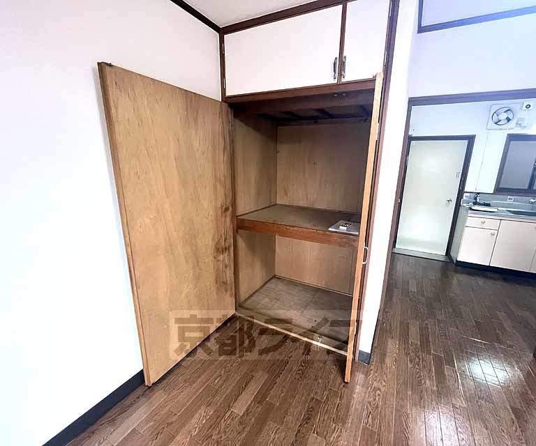 京阪鴨東線 出町柳駅 徒歩4分 3階建 築32年の内装写真