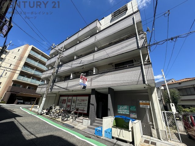 建物外観　宅配ボックス付きで不在時にも便利！