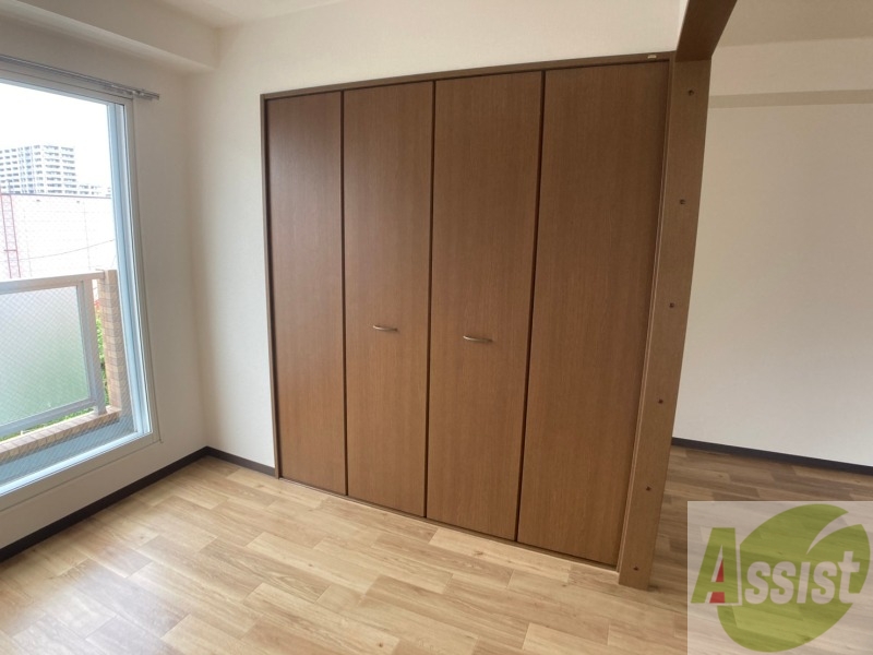 収納　寝室の収納です。部屋がすっきり片付きます。